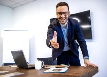 Quem se forma em EAD consegue emprego