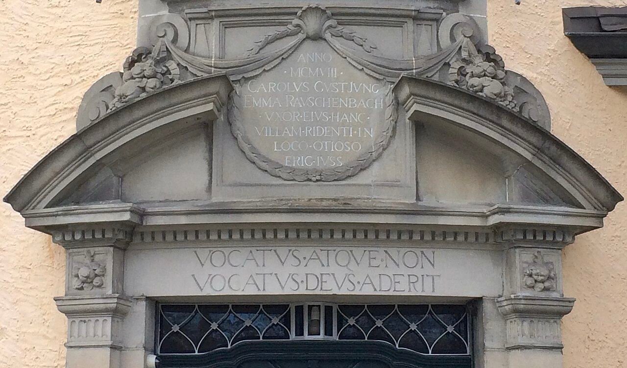 “Vocatus atque non vocatus Devs aderit”