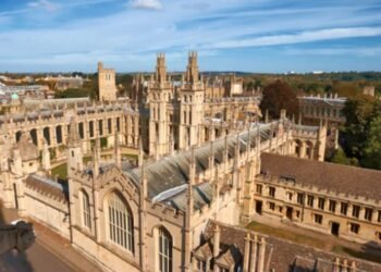 Universidades Medievais e a Escolástica de Tomás de Aquino